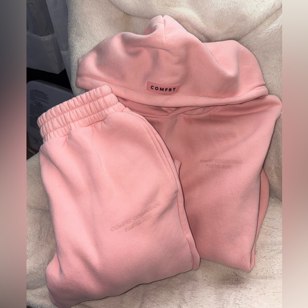 Comfrt hoodie and sweats- Pastel collection. Bubblegum color